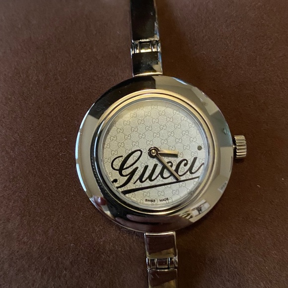 Gucci Watch in Silver - Picture 3 of 6